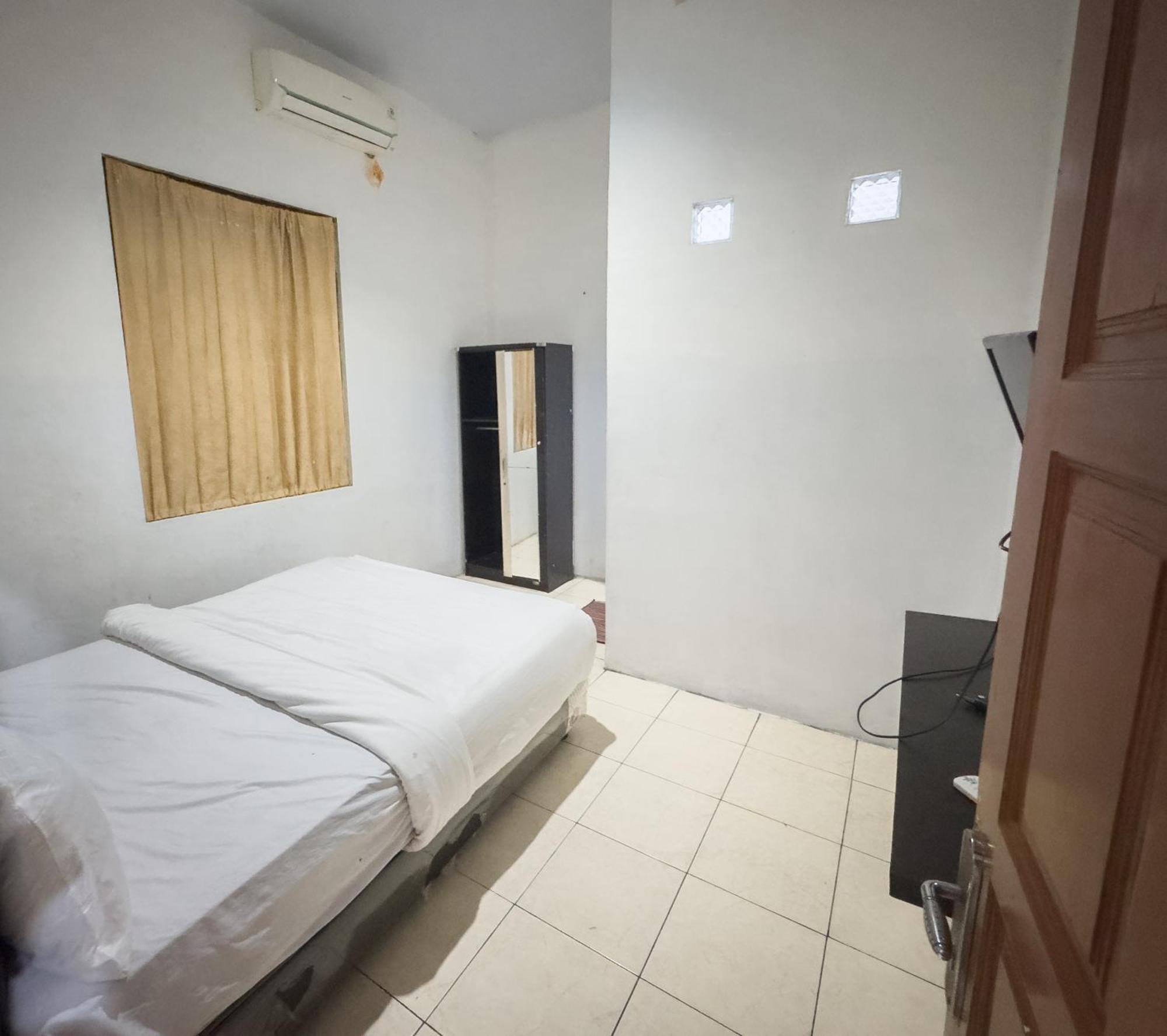 Pondok Wisata Istana XI Medan Esterno foto